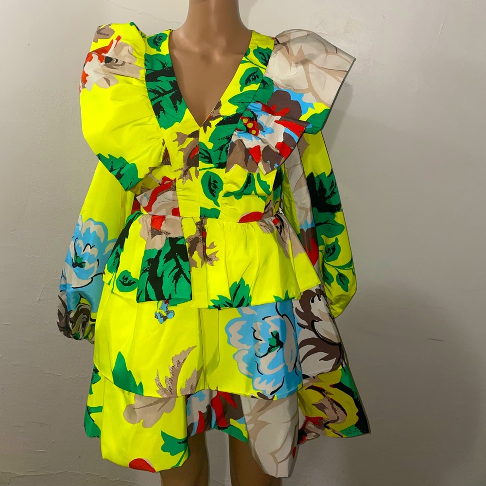 Sold out dress, never been worn with tags.